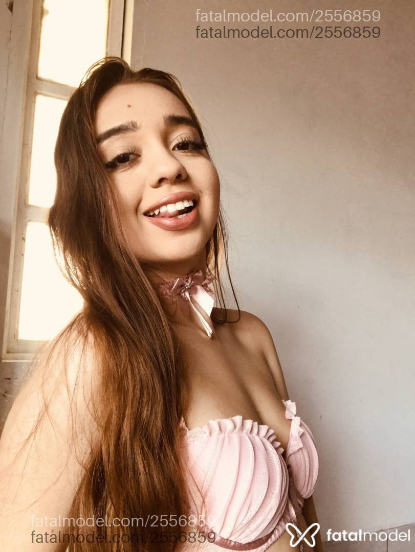 Acompanhante mulher com cabelo castanho de olhos castanhos em São José dos Campos - Sophie Albuquerque