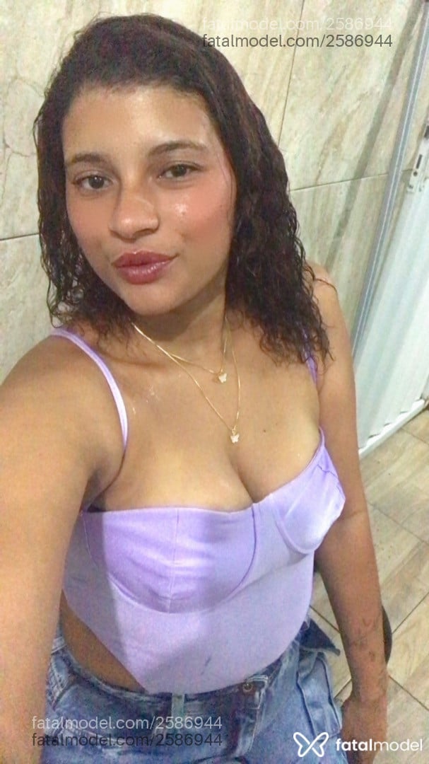 Acompanhante mulher morena (o) de olhos castanhos em Rio de Janeiro - Luz