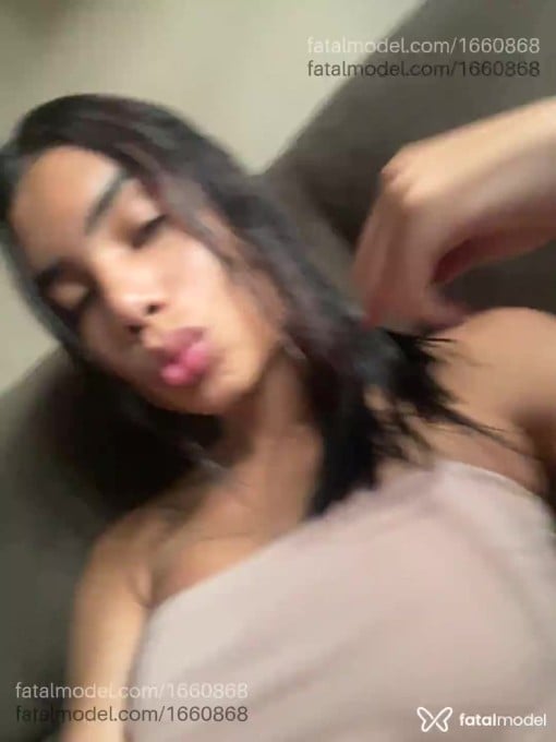 Acompanhante mulher trans morena (o) de olhos castanhos - Luna Lacerda Acompanhante mulher trans morena (o) de olhos castanhos - Luna Lacerda