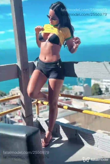 Acompanhante mulher com cabelo castanho de olhos castanhos em Brasília Acompanhante mulher com cabelo castanho de olhos castanhos em Brasília - Amber Jasmin