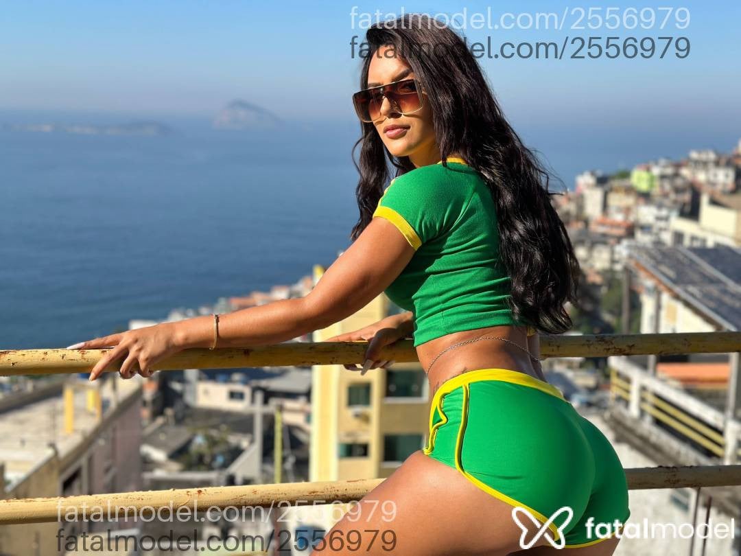 Acompanhante mulher com cabelo castanho de olhos castanhos em Livramento de Nossa Senhora - Amber Jasmin