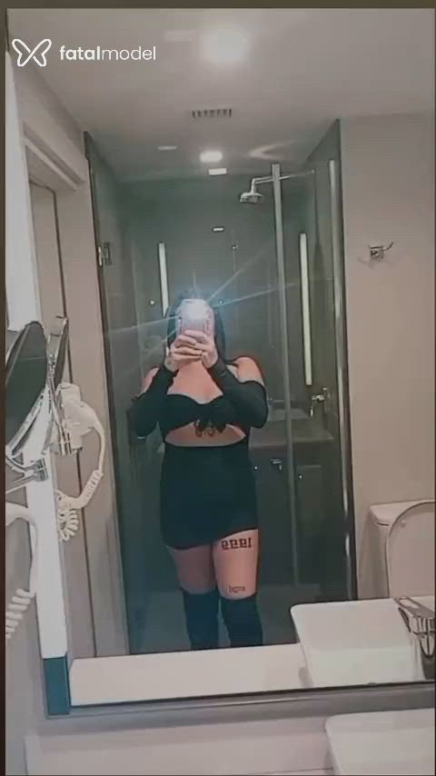 Acompanhante mulher trans com cabelo castanho de olhos castanhos - Safira Gabrielly