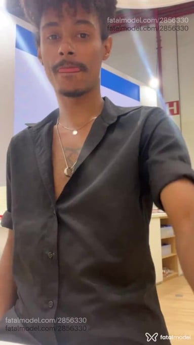 Acompanhante homem morena (o) de olhos castanhos - Rafael