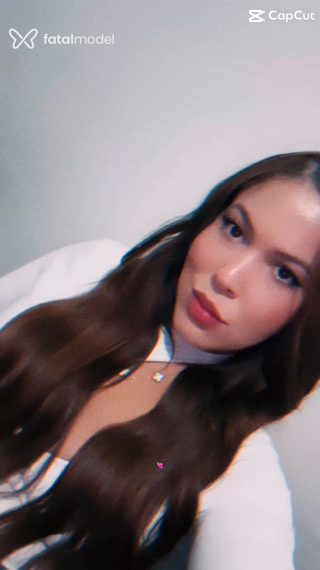 Acompanhante mulher com cabelo castanho de olhos castanhos - Mia Valentin Acompanhante mulher com cabelo castanho de olhos castanhos - Mia Valentin
