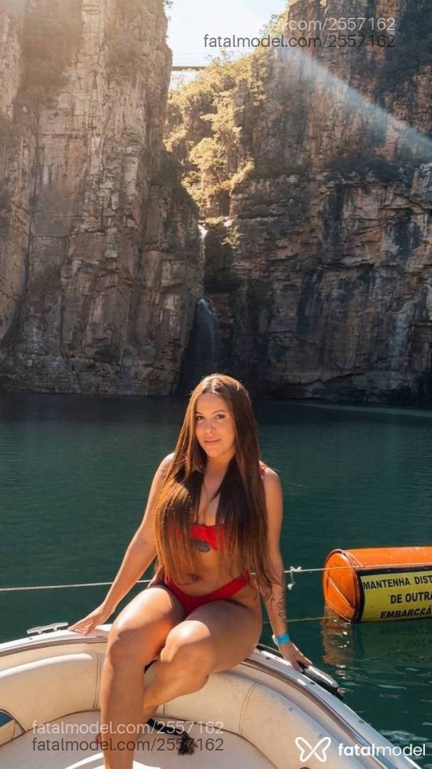 Acompanhante mulher com cabelo castanho de olhos castanhos em Passos - Mia Valentin