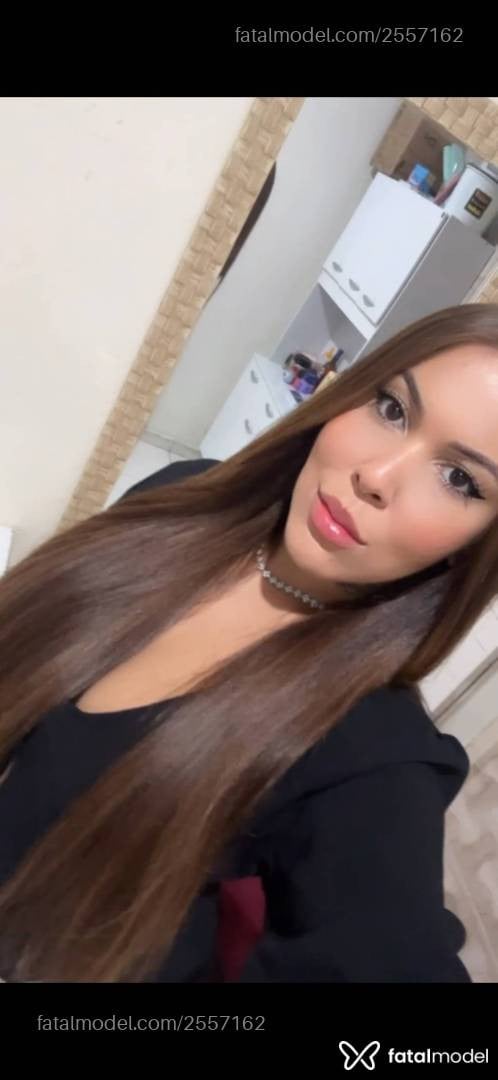 Acompanhante mulher com cabelo castanho de olhos castanhos - Mia Valentin