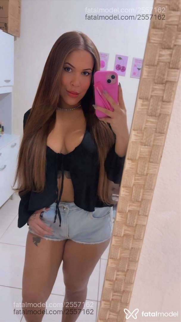 Acompanhante mulher com cabelo castanho de olhos castanhos - Mia Valentin