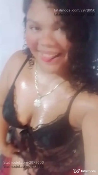 Acompanhante mulher morena (o) de olhos pretos em Fortaleza - Preta