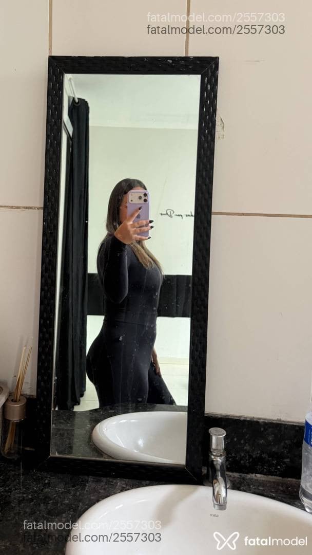 Acompanhante mulher loira (o) de olhos verdes - Babi Muniz