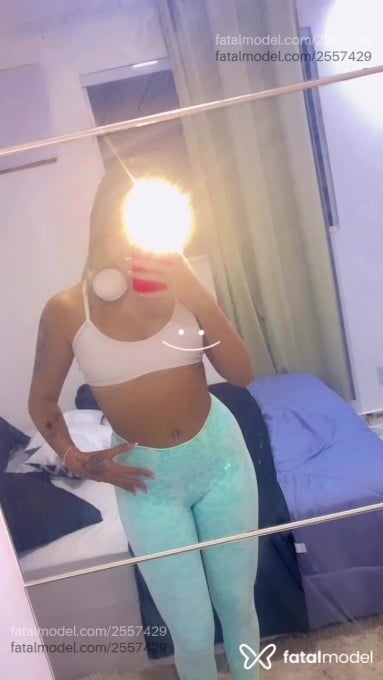 Acompanhante mulher loira (o) de olhos castanhos em Petrópolis - Cristal