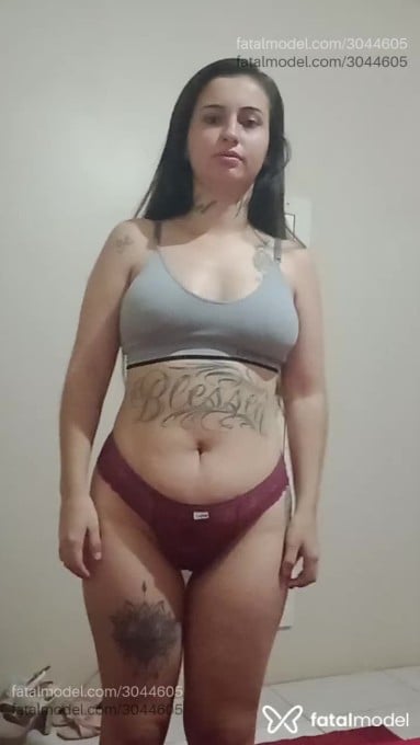 Acompanhante mulher com cabelo castanho de olhos castanhos em Santa Maria - Mari Albuquerque