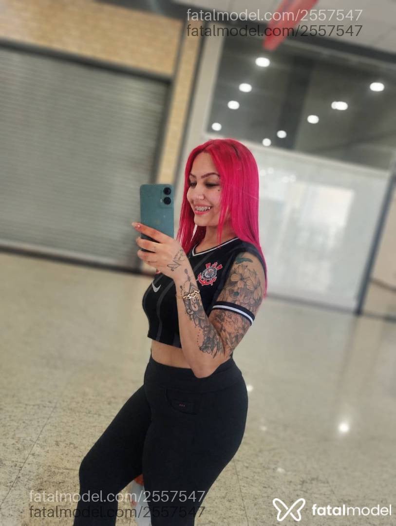 Acompanhante mulher ruiva (o) de olhos mel - Tayná