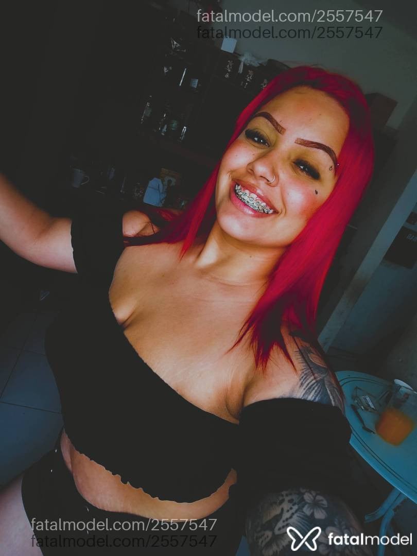 Acompanhante mulher ruiva (o) de olhos mel - Tayná