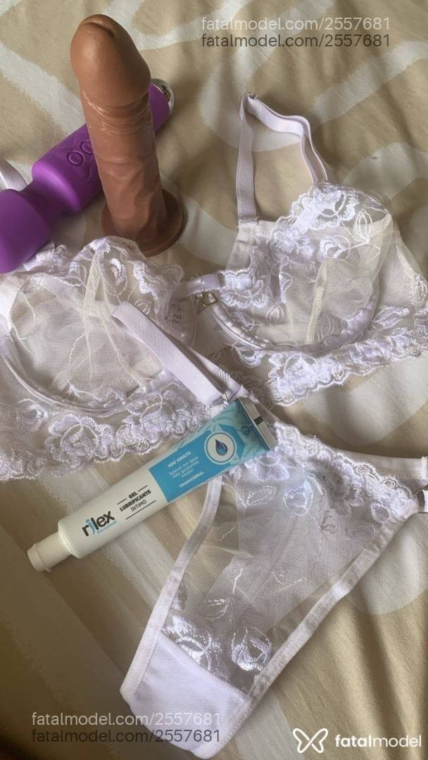 Acompanhante mulher morena (o) de olhos pretos - Safira Maya