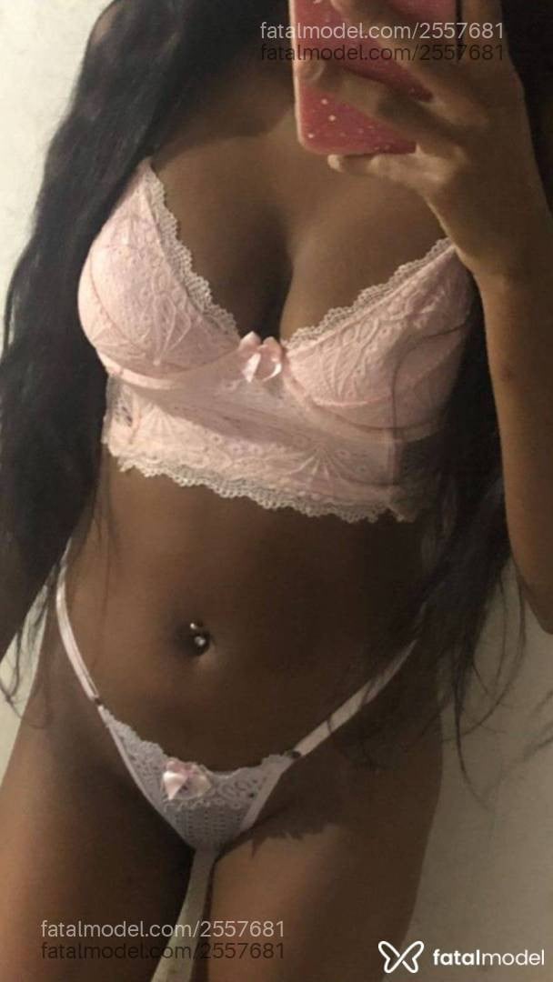 Acompanhante mulher morena (o) de olhos pretos - Safira Maya