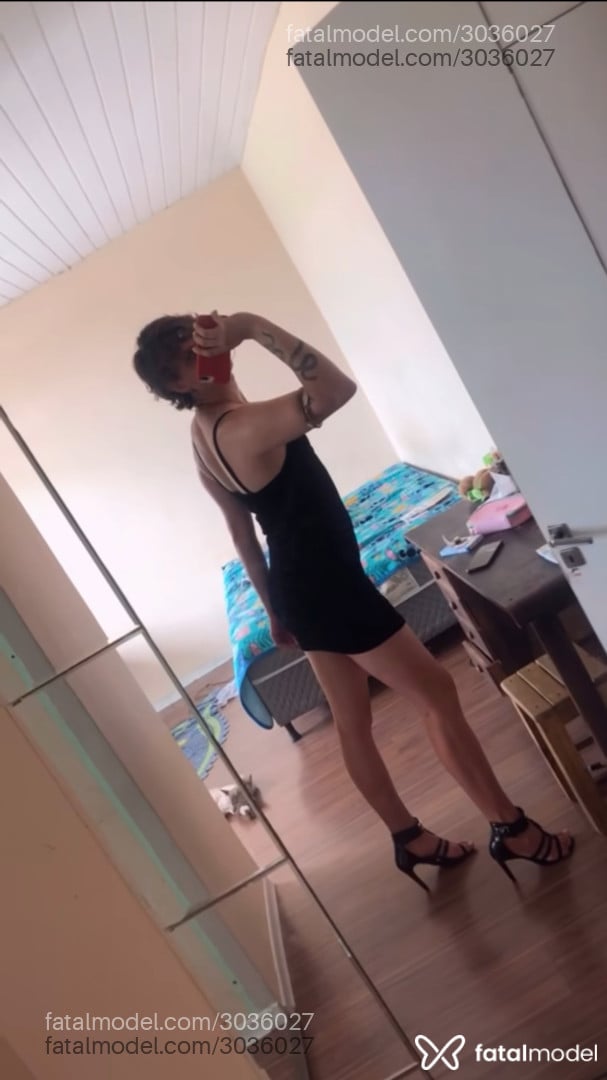 Acompanhante mulher trans loira (o) de olhos castanhos em Araucária Acompanhante mulher trans loira (o) de olhos castanhos em Araucária - Submissarosinha