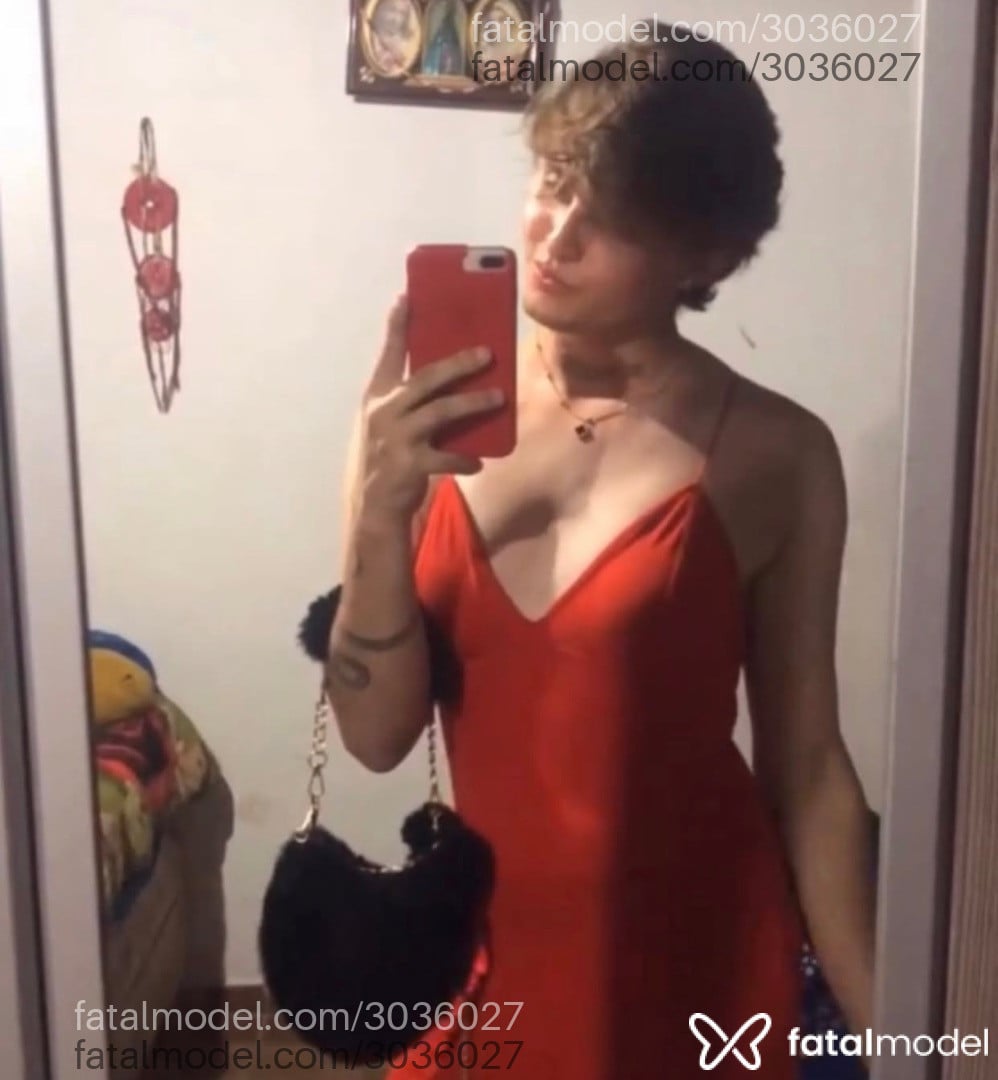 Acompanhante mulher trans loira (o) de olhos castanhos em Araucária Acompanhante mulher trans loira (o) de olhos castanhos em Araucária - Submissarosinha