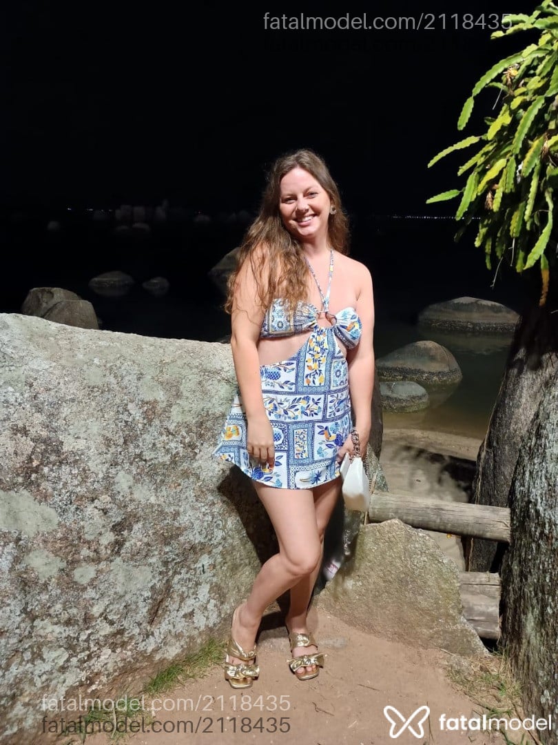 Acompanhante mulher com cabelo castanho de olhos verdes em Florianópolis - Fabiana