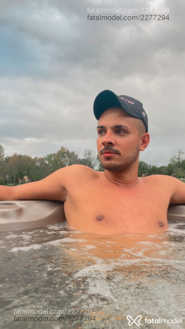 Acompanhante homem morena (o) de olhos pretos - Miranda