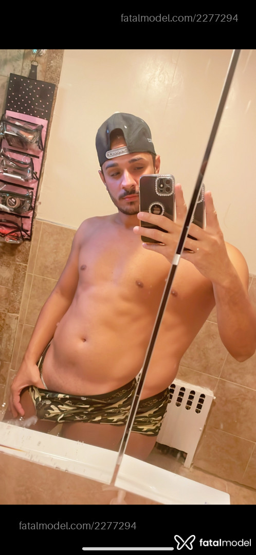 Acompanhante homem morena (o) de olhos pretos - Miranda