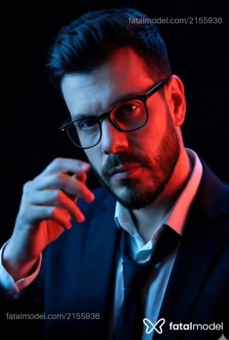 Acompanhante homem com cabelo castanho de olhos castanhos em Panambi Acompanhante homem com cabelo castanho de olhos castanhos em Panambi - Charlie