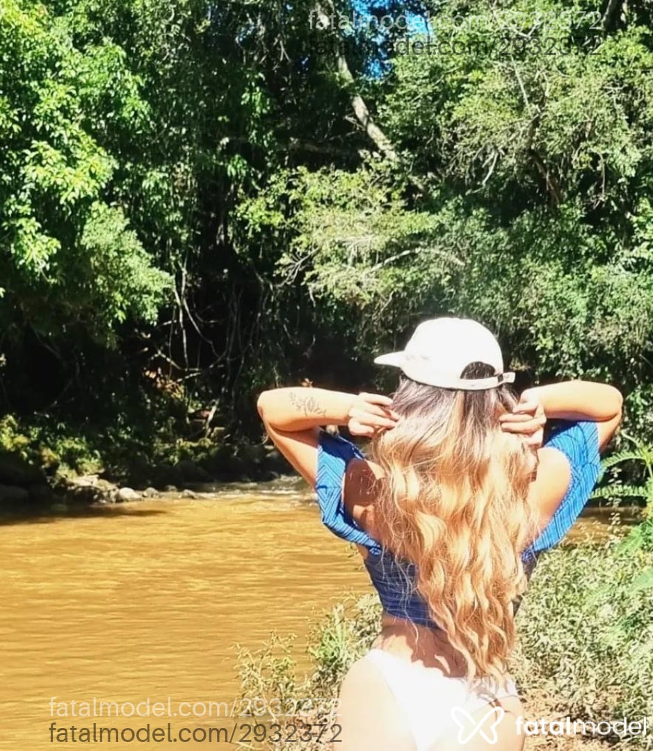 Acompanhante mulher com cabelo castanho de olhos azuis em Divinópolis - Marcella
