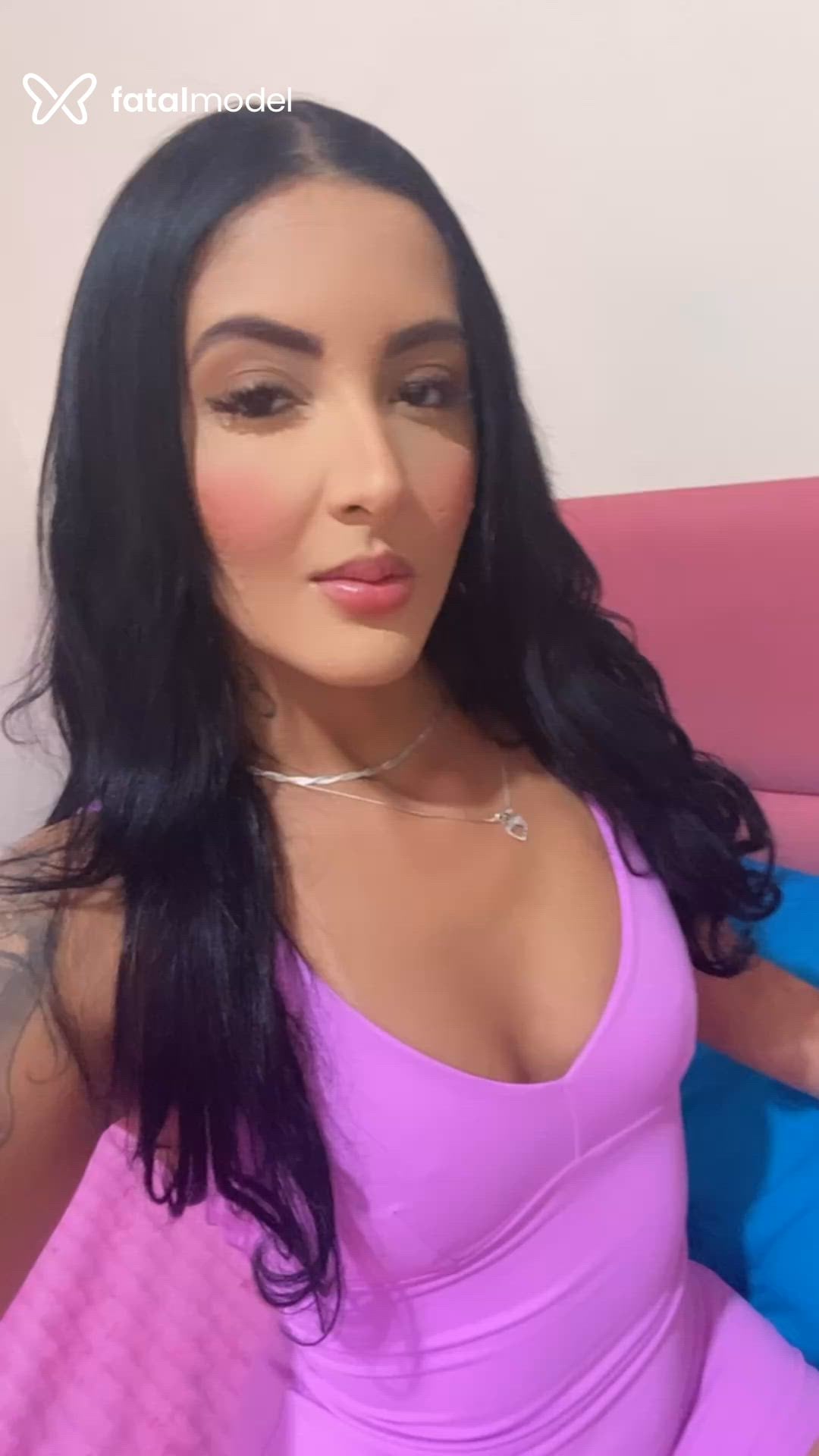 Acompanhante mulher morena (o) de olhos castanhos - Helena Valentina Acompanhante mulher morena (o) de olhos castanhos - Helena Valentina