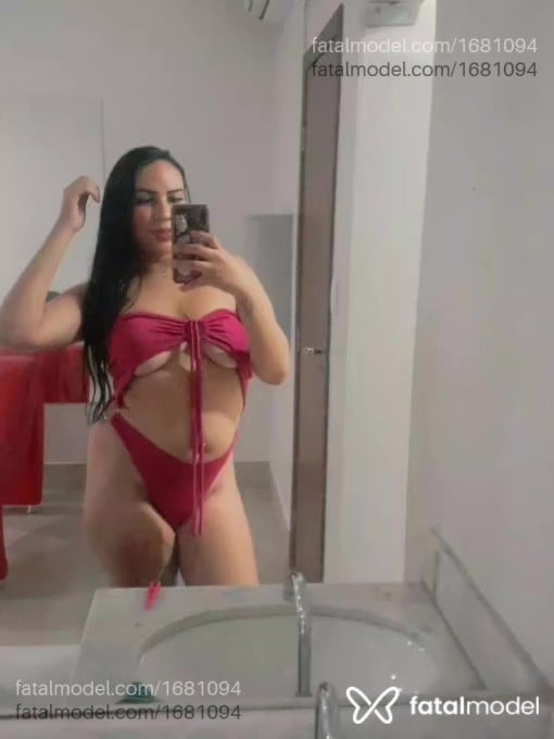 Acompanhante travesti com cabelo castanho de olhos castanhos em Montes Claros Acompanhante travesti com cabelo castanho de olhos castanhos em Montes Claros - Emanuelle Soares