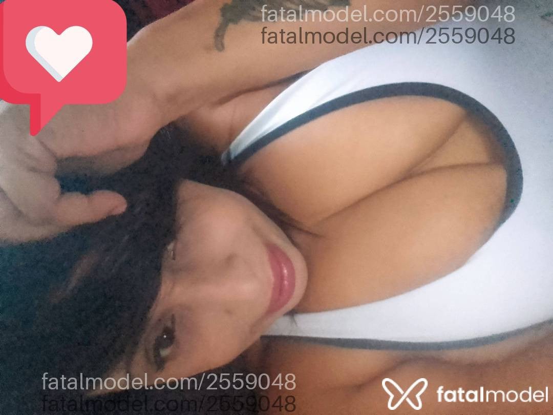 Acompanhante mulher com cabelo castanho de olhos castanhos - Bárbara