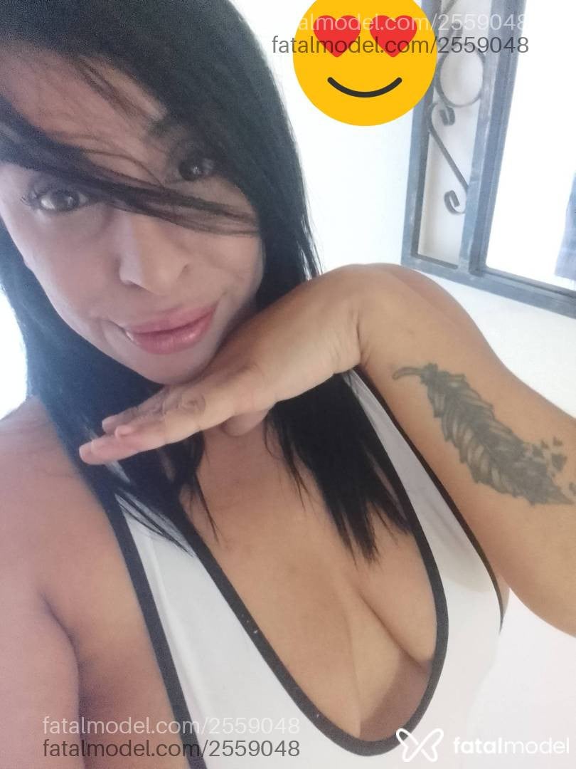 Acompanhante mulher com cabelo castanho de olhos castanhos - Bárbara