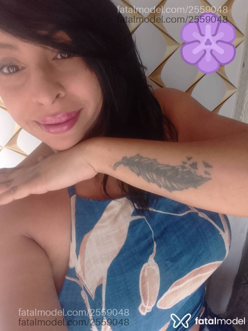 Acompanhante mulher com cabelo castanho de olhos castanhos - Bárbara