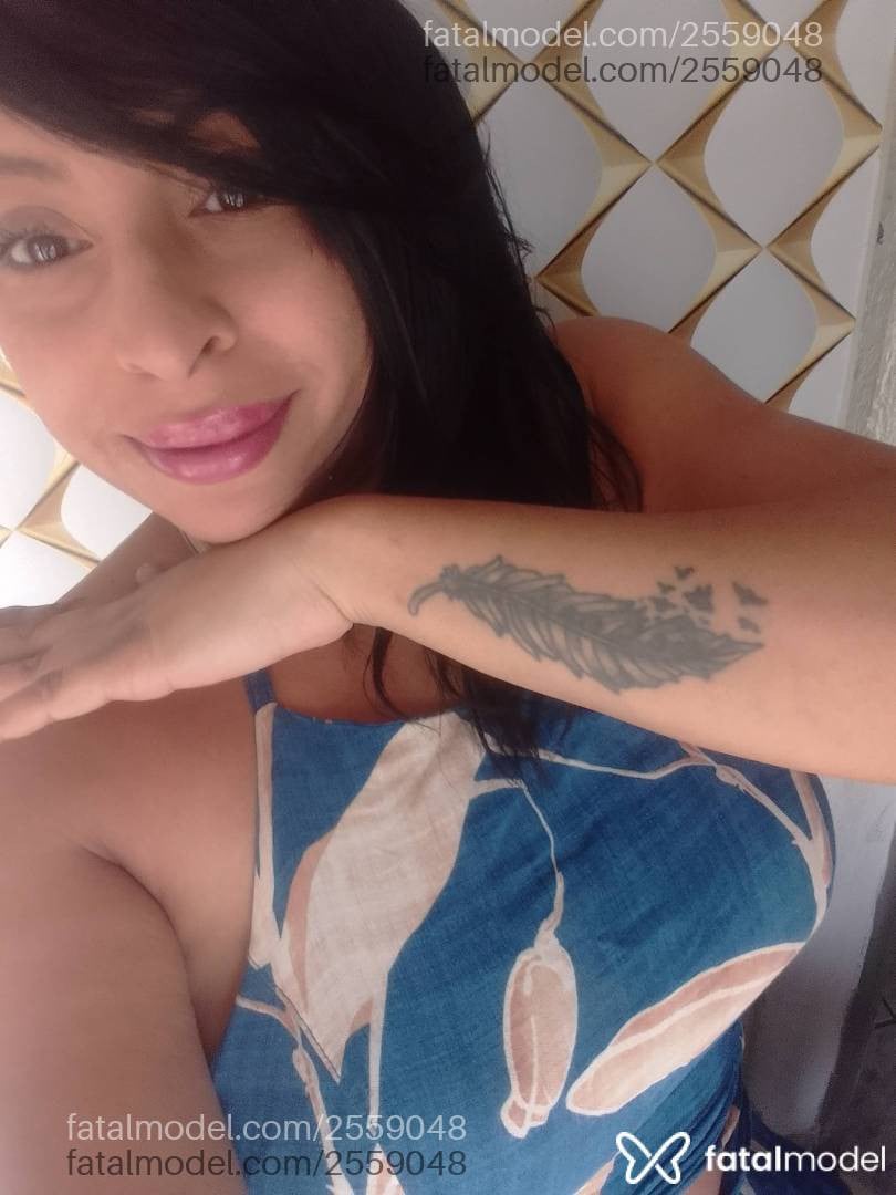 Acompanhante mulher com cabelo castanho de olhos castanhos - Bárbara