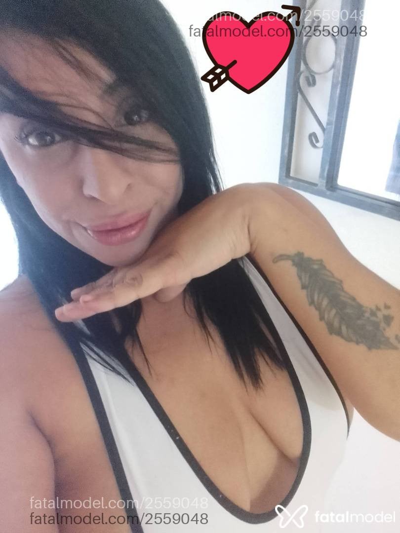 Acompanhante mulher com cabelo castanho de olhos castanhos - Bárbara