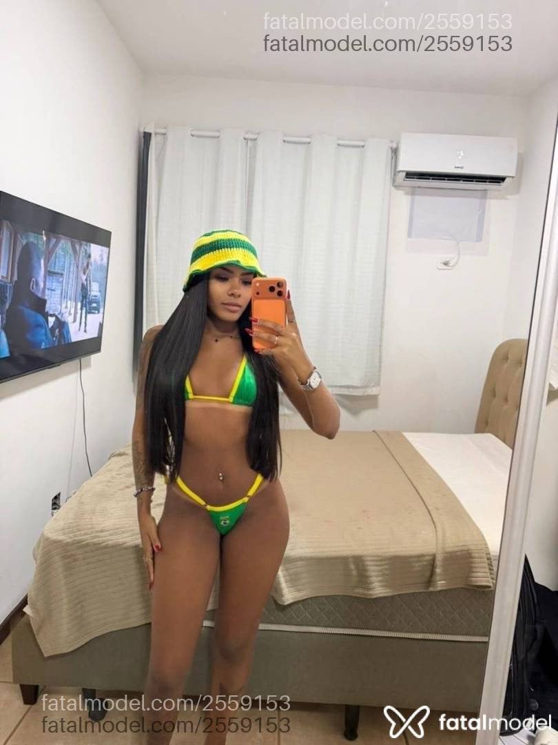 Acompanhante mulher morena (o) de olhos pretos - Brenda
