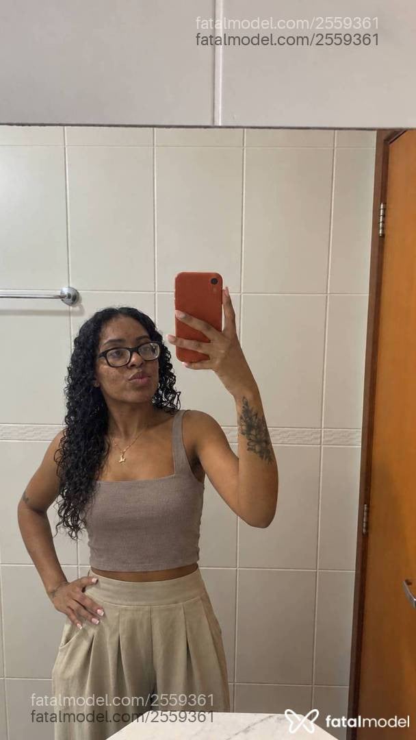 Acompanhante mulher morena (o) de olhos castanhos - Biaa