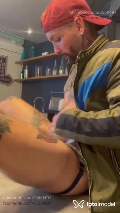 Acompanhante homem com cabelo castanho de olhos castanhos em São Paulo Acompanhante homem com cabelo castanho de olhos castanhos em São Paulo - Tylersaopaulo