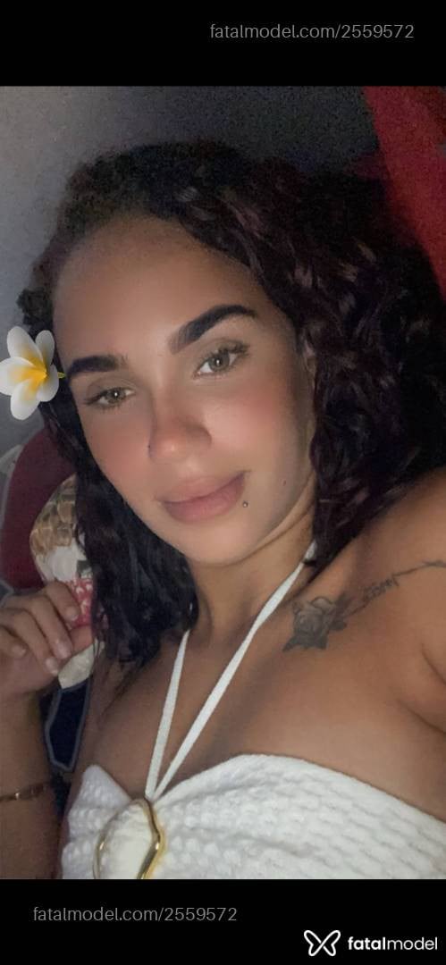 Acompanhante mulher loira (o) de olhos verdes - Brenda Buarque