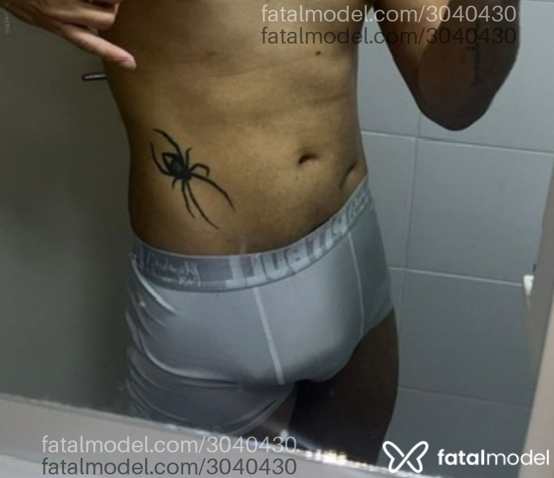 Acompanhante homem morena (o) de olhos castanhos em São José - Apolo