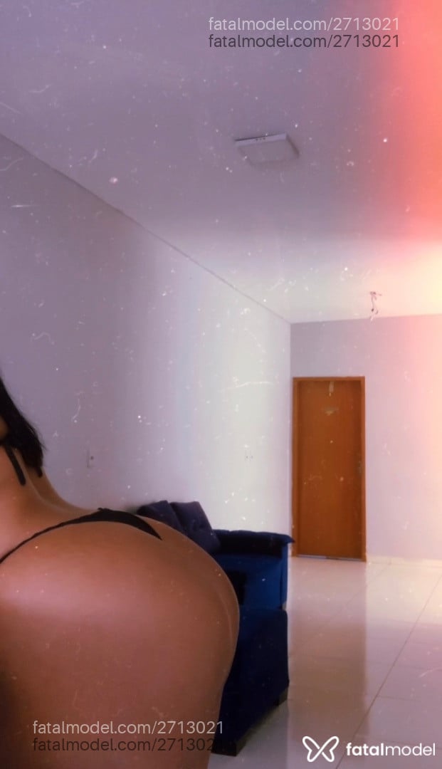 Acompanhante mulher com cabelo castanho de olhos pretos em Aparecida de Goiânia - Mariana
