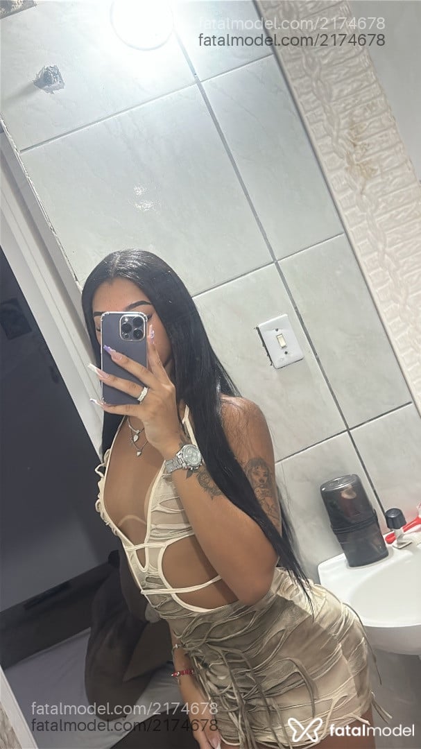 Acompanhante mulher trans com cabelo castanho de olhos castanhos em Rio de Janeiro - Clara