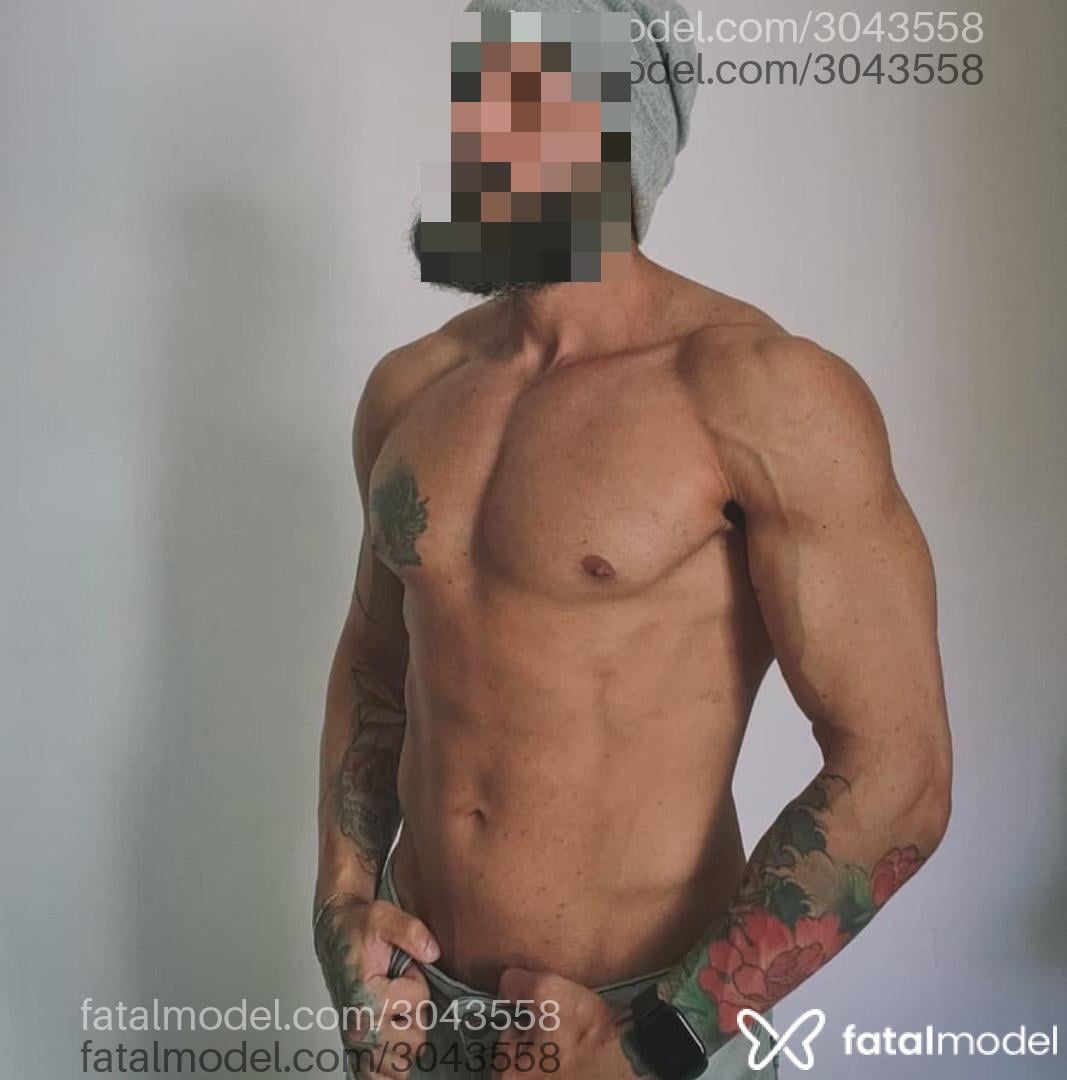 Acompanhante homem com cabelo castanho de olhos verdes em Porto Alegre - Dale Cerbasi