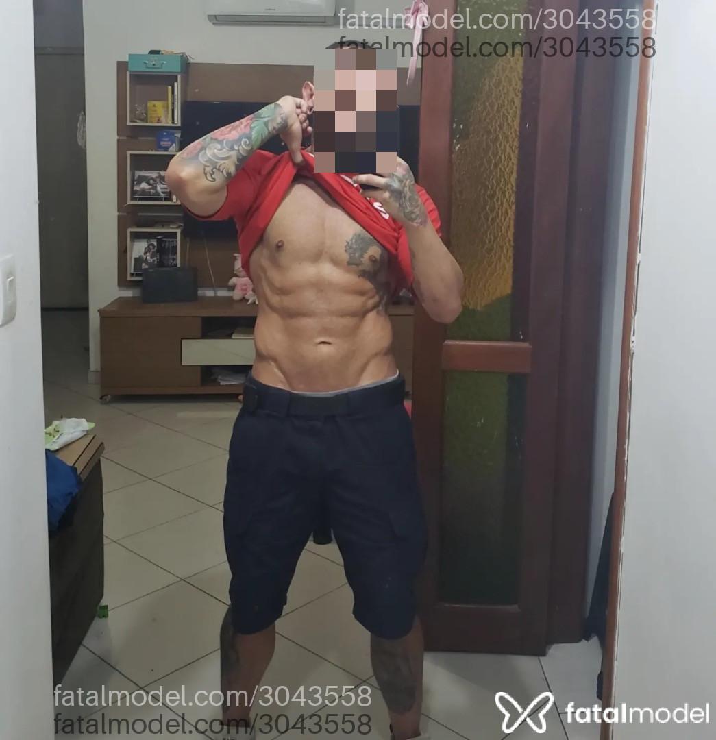 Acompanhante homem com cabelo castanho de olhos verdes em Porto Alegre - Dale Cerbasi