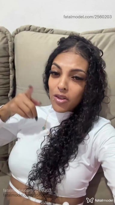 Acompanhante mulher com cabelo castanho de olhos pretos em Cachoeiro de Itapemirim - Laura