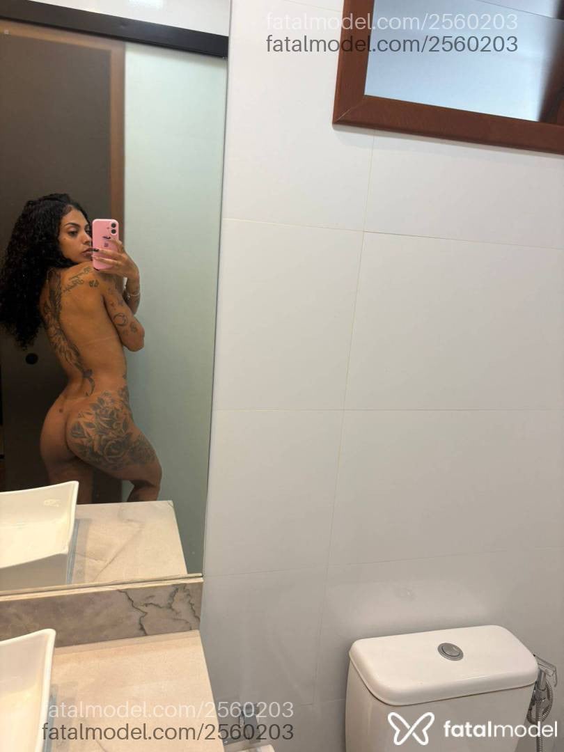 Acompanhante mulher com cabelo castanho de olhos pretos em Cachoeiro de Itapemirim - Laura
