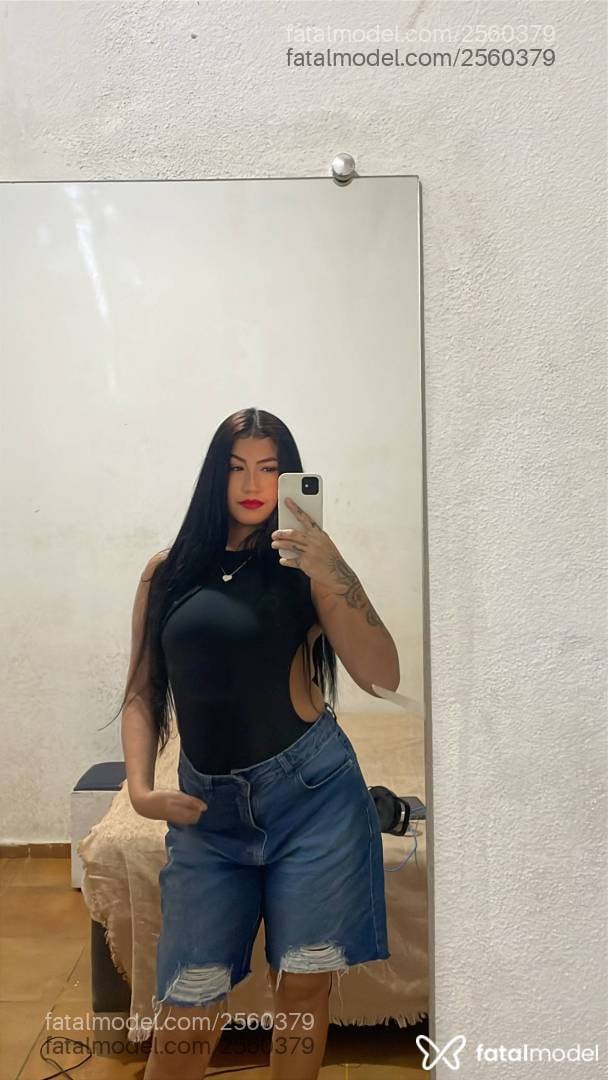 Acompanhante mulher morena (o) de olhos pretos - Kelly