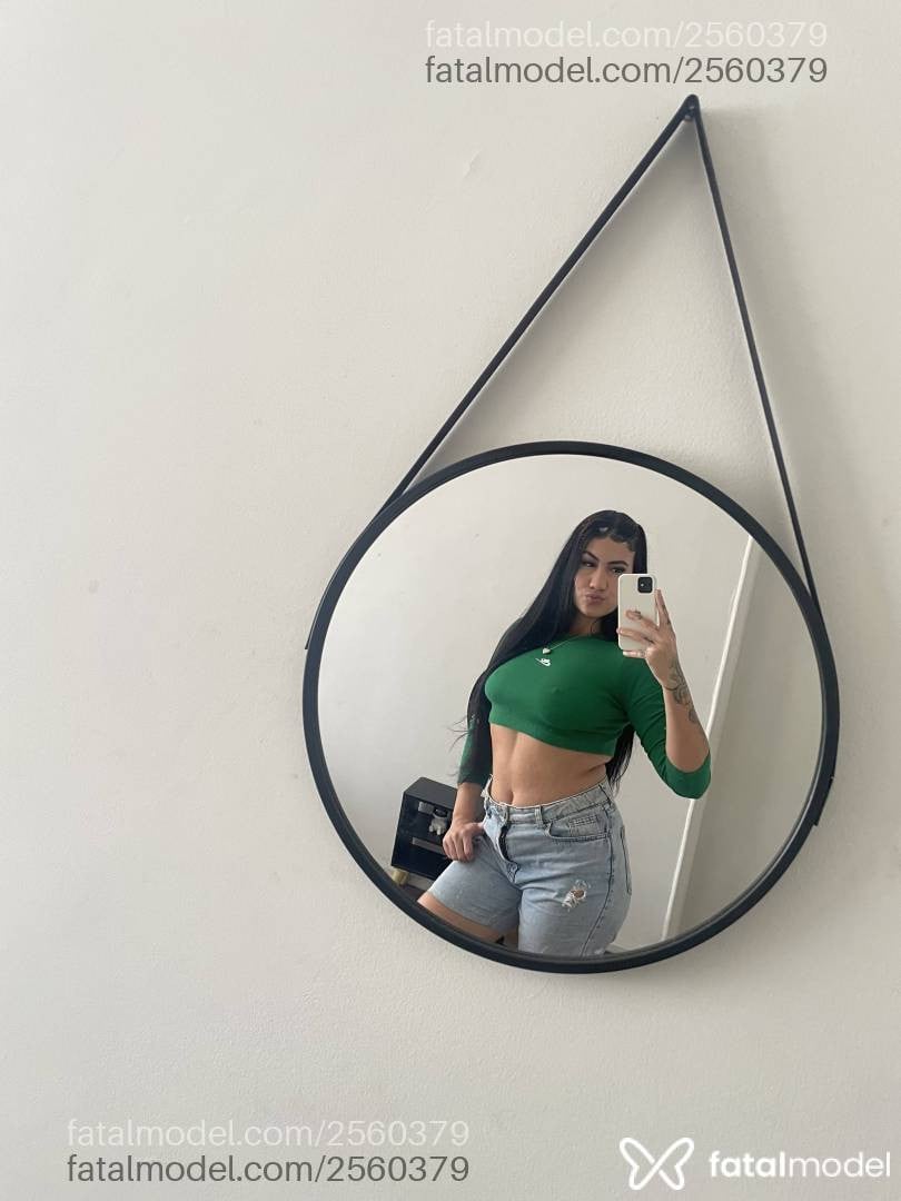 Acompanhante mulher morena (o) de olhos pretos - Kelly