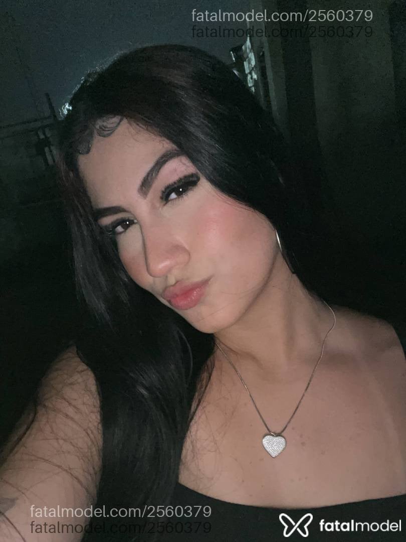 Acompanhante mulher morena (o) de olhos pretos - Kelly