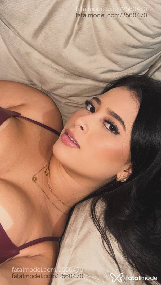 Acompanhante mulher com cabelo castanho de olhos castanhos - Karen Ortega