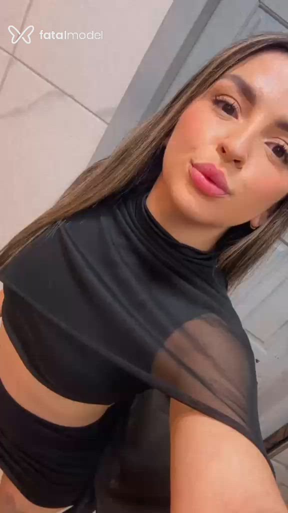 Acompanhante mulher loira (o) de olhos castanhos - Vivi Barbieri Acompanhante mulher loira (o) de olhos castanhos - Vivi Barbieri