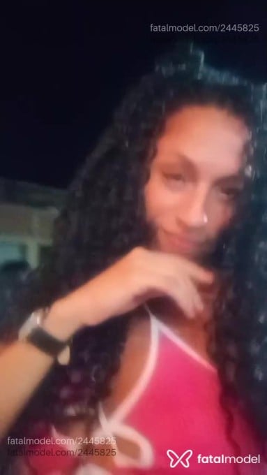 Acompanhante homem trans com cabelo castanho de olhos pretos em Itaguaí - Larissa Fx